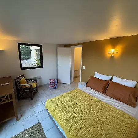 Beautiful Villa, Quiet Sea View With Pool Willa